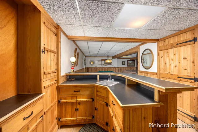 $575,000 | 7472 84th Street Southeast, Caledonia, MI 49316