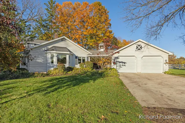 $575,000 | 7472 84th Street Southeast, Caledonia, MI 49316