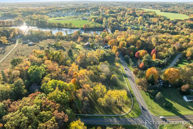 $575,000 | 7472 84th Street Southeast, Caledonia, MI 49316