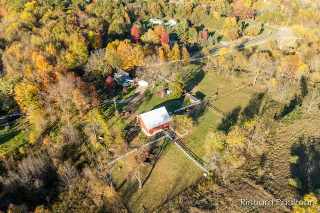 $575,000 | 7472 84th Street Southeast, Caledonia, MI 49316