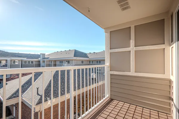 $105,000 | 801 North McLean Boulevard, Unit 320, Elgin, IL 60123