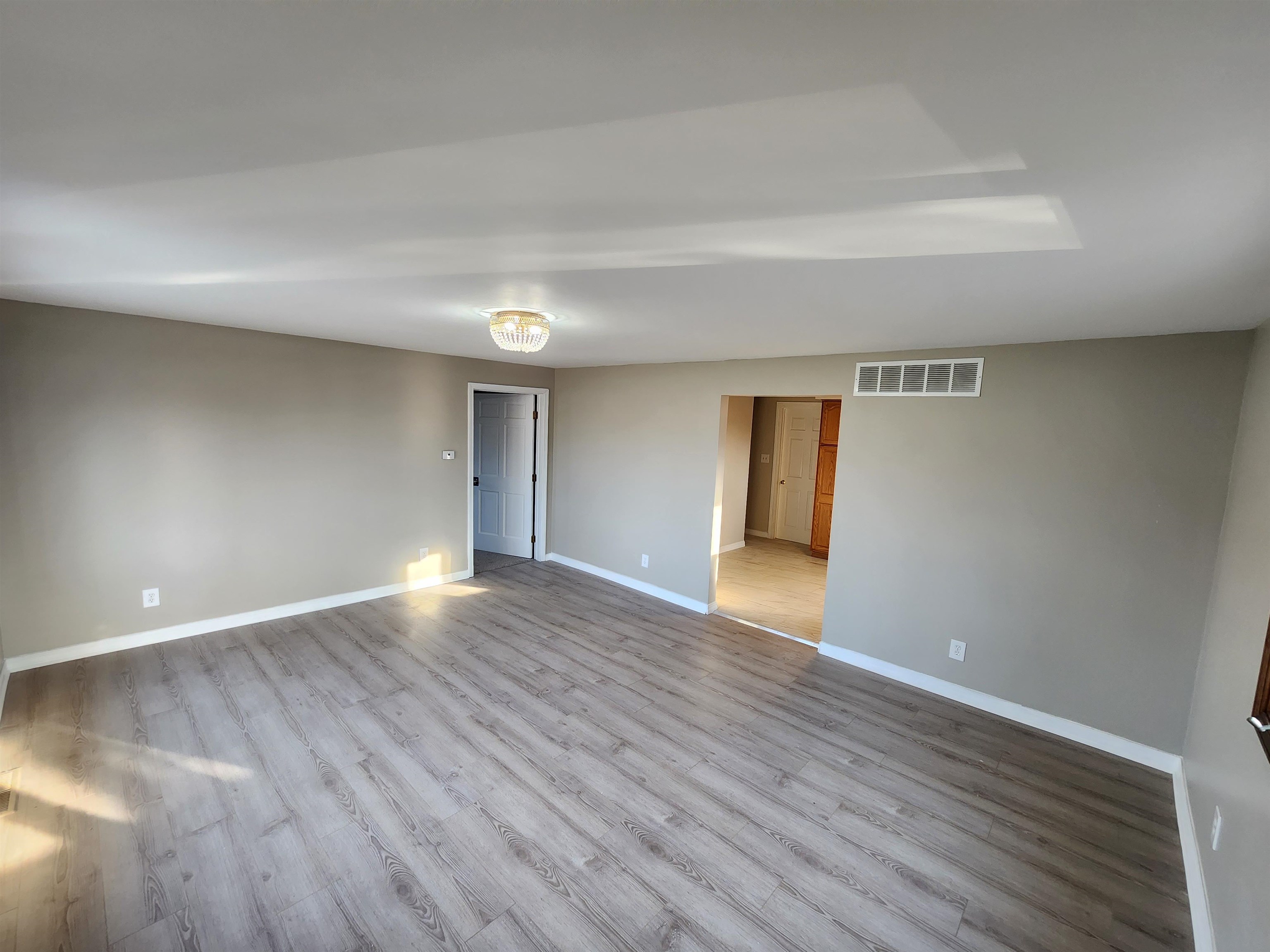 1702 Cass Avenue Road Bay City, MI 48708 - Photo 11 of 23