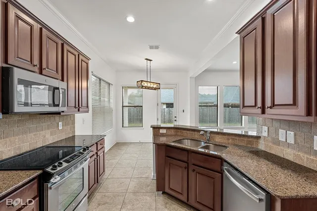 $2,300 | 1124 Crystal Creek Drive, Shreveport, LA 71106