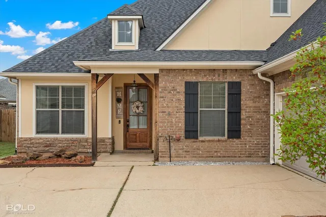 $2,300 | 1124 Crystal Creek Drive, Shreveport, LA 71106