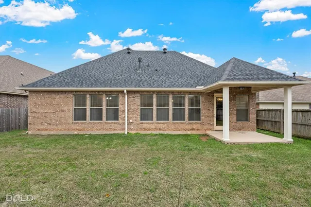 $2,300 | 1124 Crystal Creek Drive, Shreveport, LA 71106