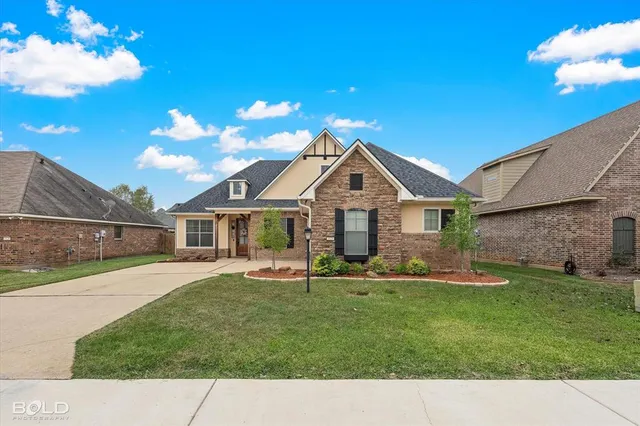 $2,300 | 1124 Crystal Creek Drive, Shreveport, LA 71106