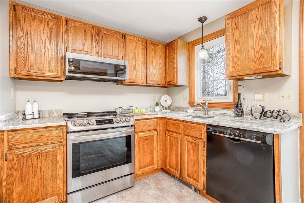 58 Bear Hill Road Gardner, MA 01440 - Photo 17 of 42