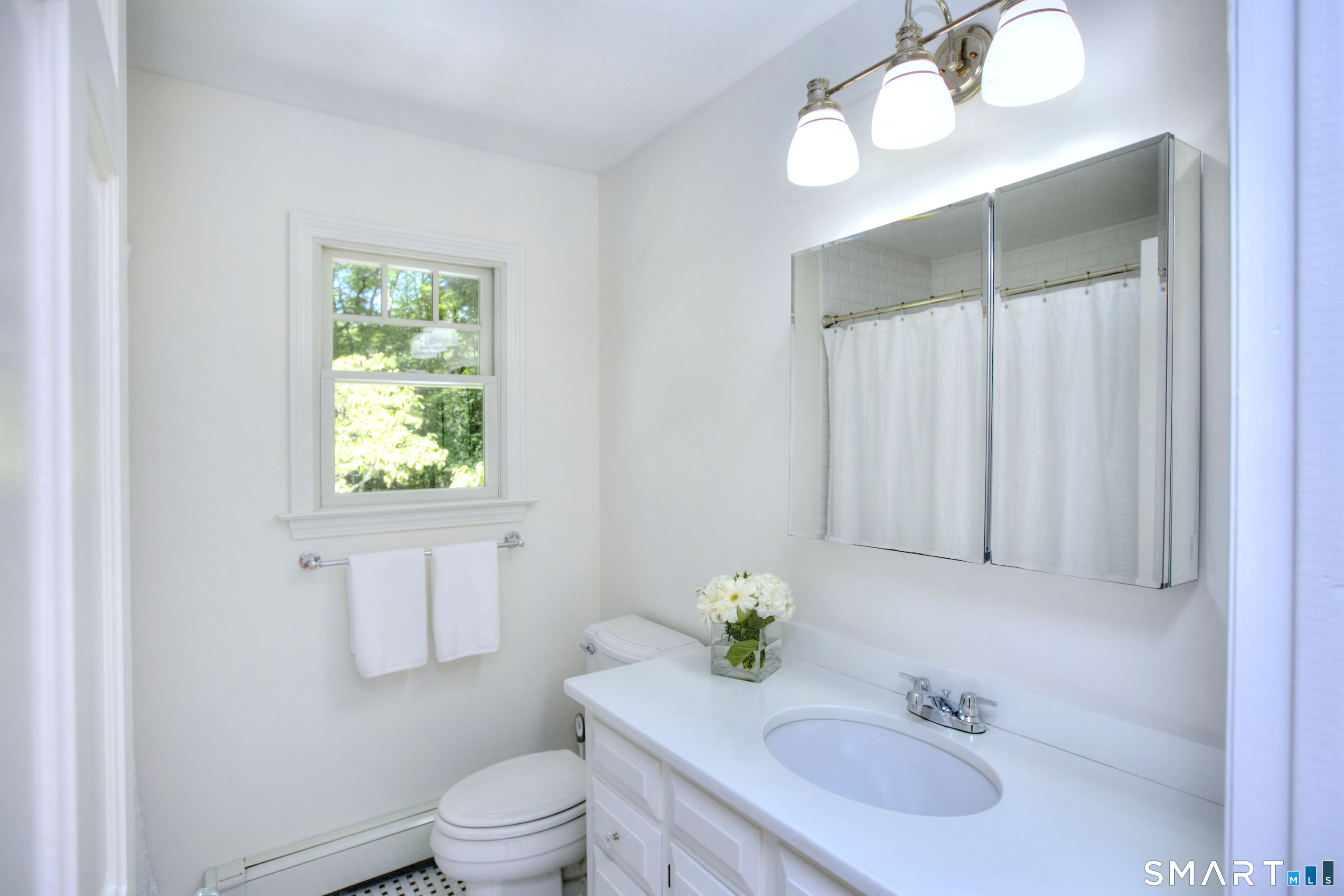 142 Horseshoe Lane Fairfield, CT 06824 - Photo 21 of 27 Gallery Image 21