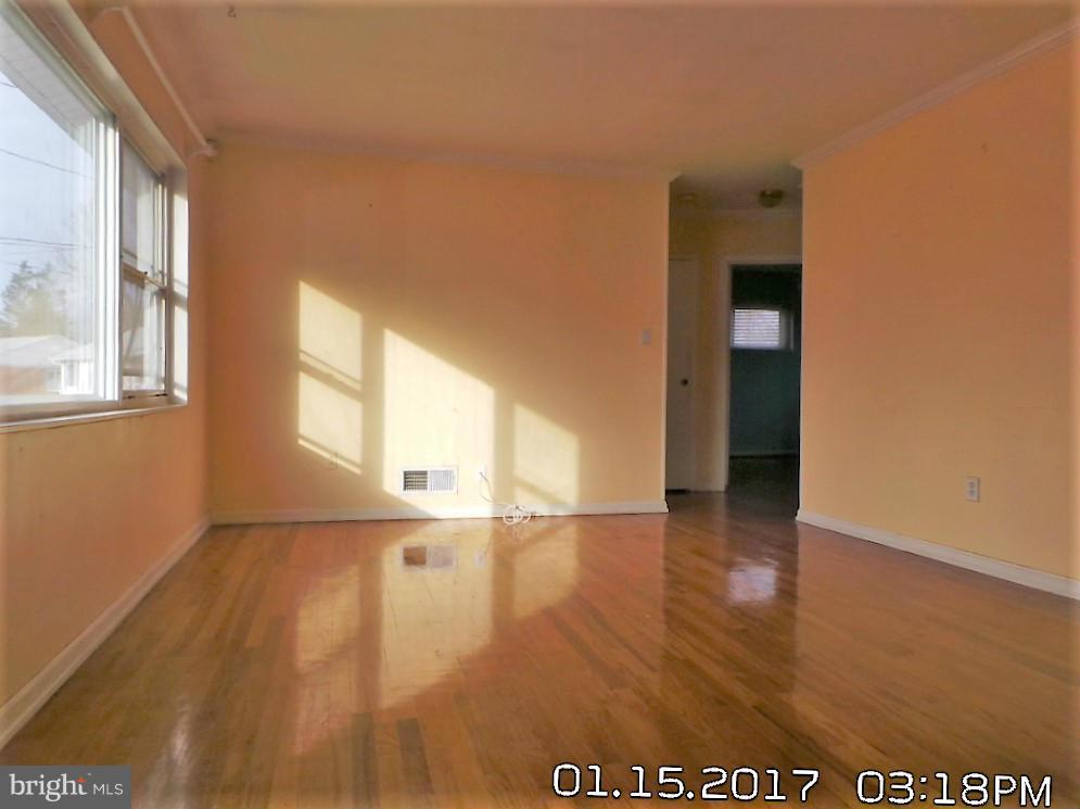13307 Lydia Street Silver Spring, MD 20906 - Photo 2 of 15 Living Room