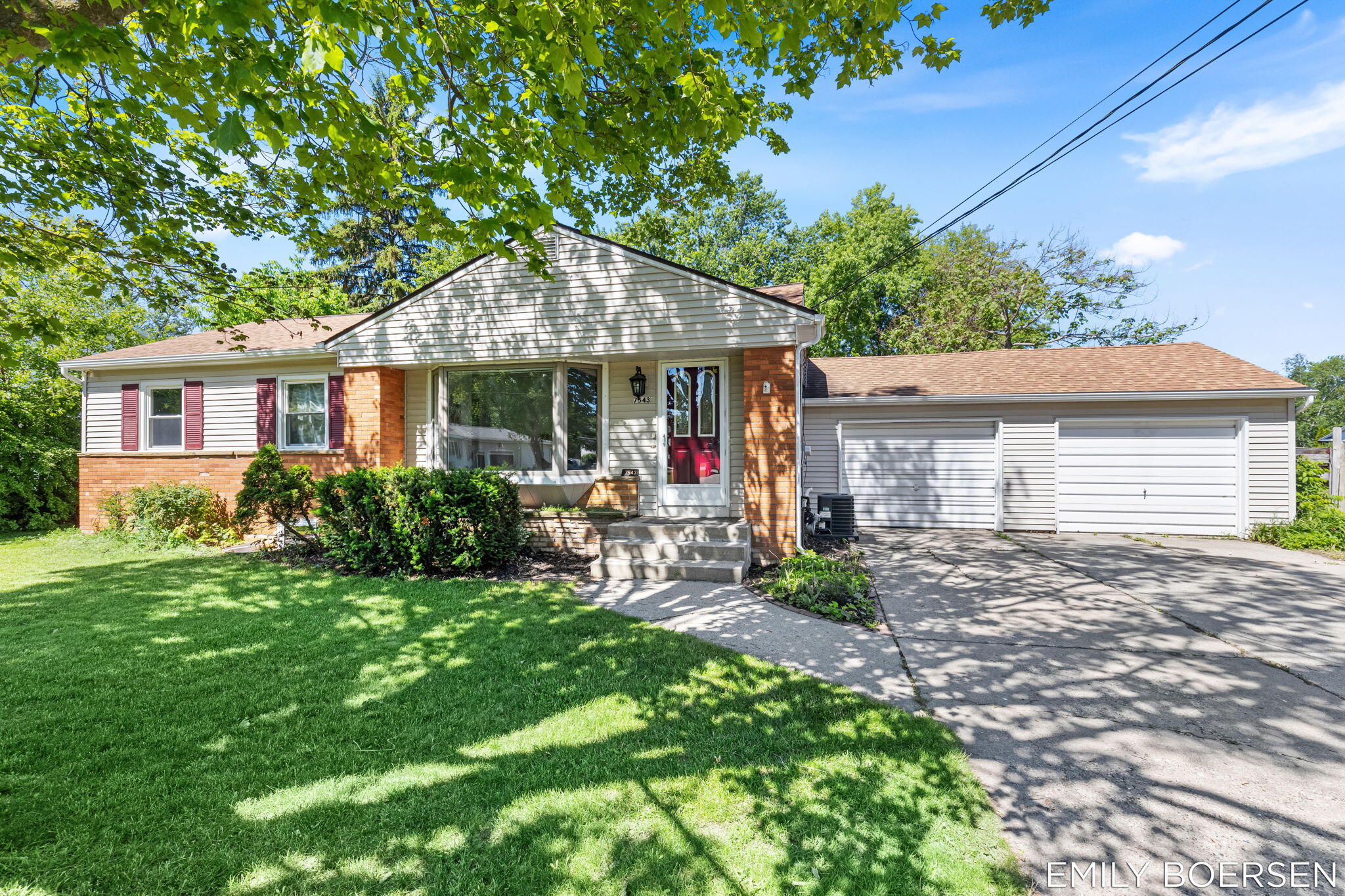 7543 Walnut Avenue Jenison, MI 49428 - Photo 4 of 68 5-web-or-mls-010