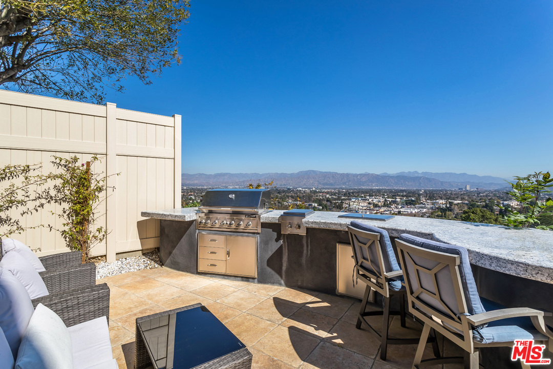 4142 Vanetta Drive Studio City, CA 91604 - Photo 15 of 43