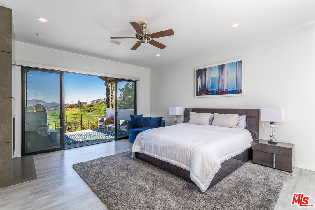 4142 Vanetta Drive Studio City, CA 91604 - Photo 18 of 43