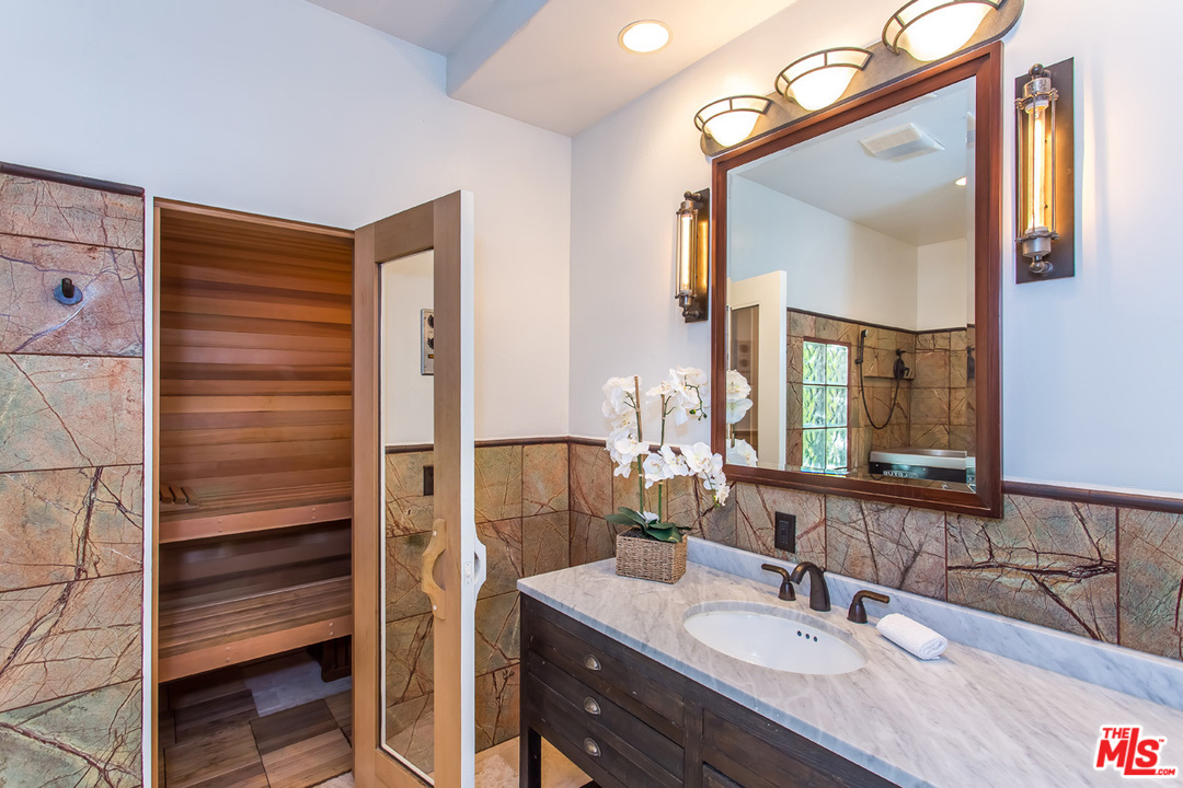 4142 Vanetta Drive Studio City, CA 91604 - Photo 26 of 43