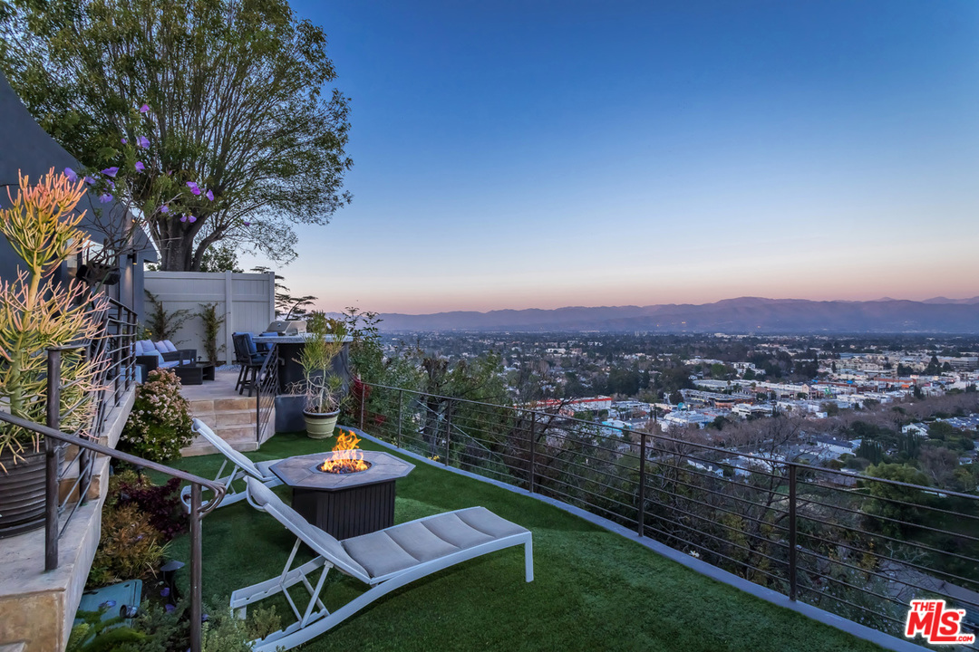 4142 Vanetta Drive Studio City, CA 91604 - Photo 36 of 43