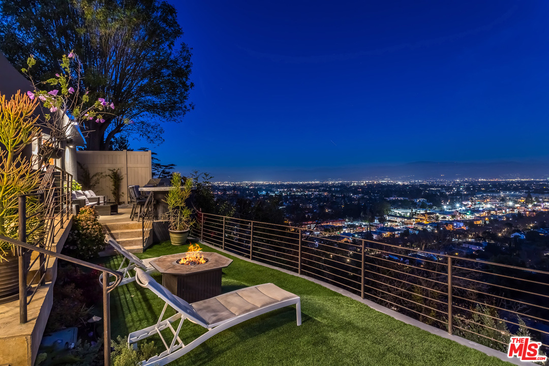 4142 Vanetta Drive Studio City, CA 91604 - Photo 39 of 43