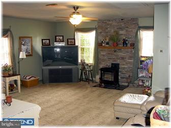 2150 Starr Road Quakertown, PA 18951 - Photo 4 of 12 Family Room