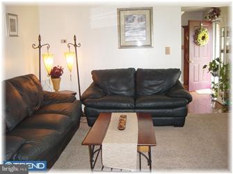 2150 Starr Road Quakertown, PA 18951 - Photo 9 of 12 Living Room