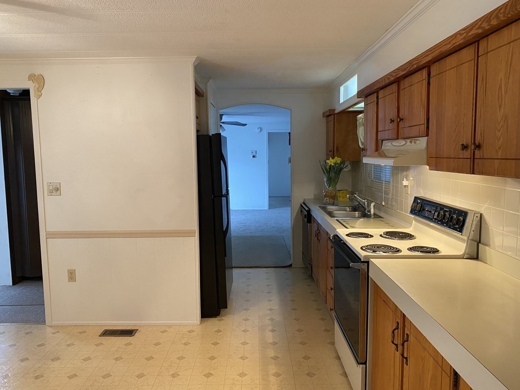 15 Valley Forge Road Taunton, MA 02780 - Photo 18 of 33 Gallery Image 18