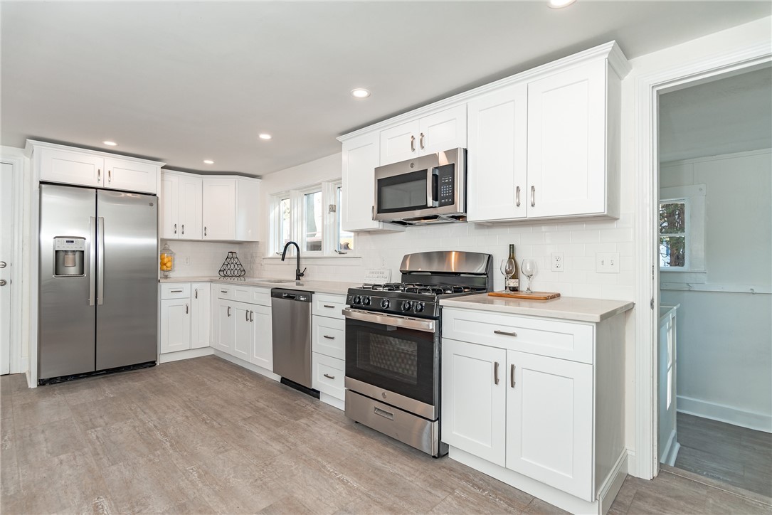 836 Main Road Tiverton, RI 02878 - Photo 5 of 19