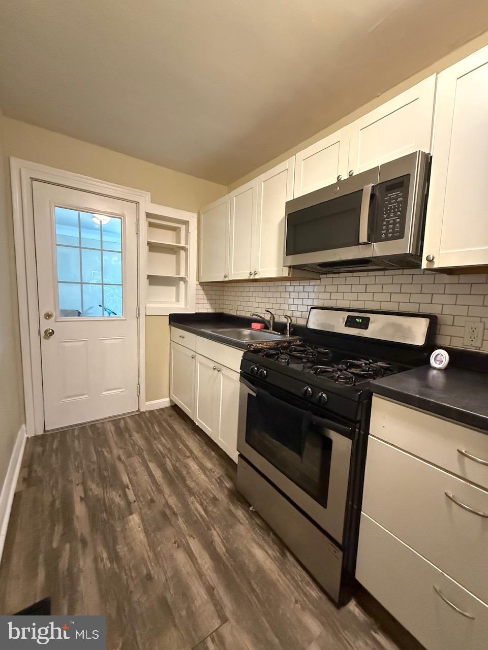 3826 8th Street Baltimore, MD 21225 - Photo 9 of 26