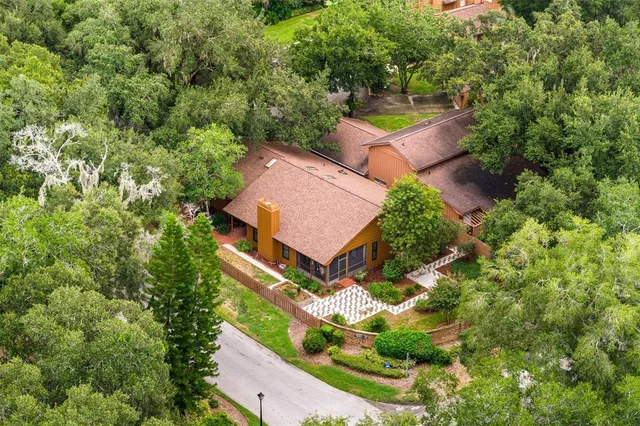 $485,000 | 26 Village Drive, Oviedo, FL 32765