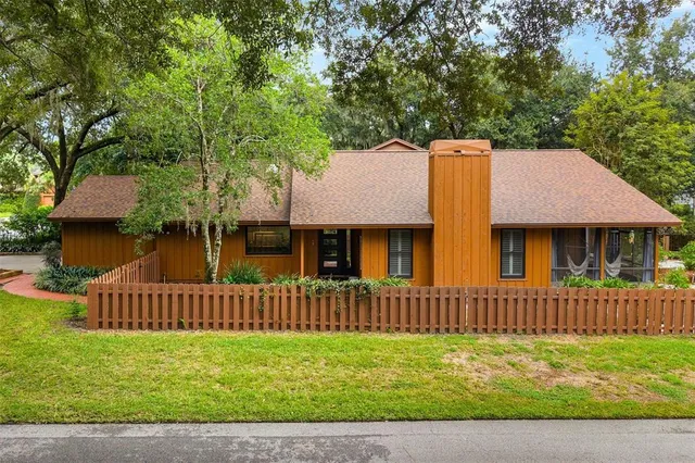 $485,000 | 26 Village Drive, Oviedo, FL 32765