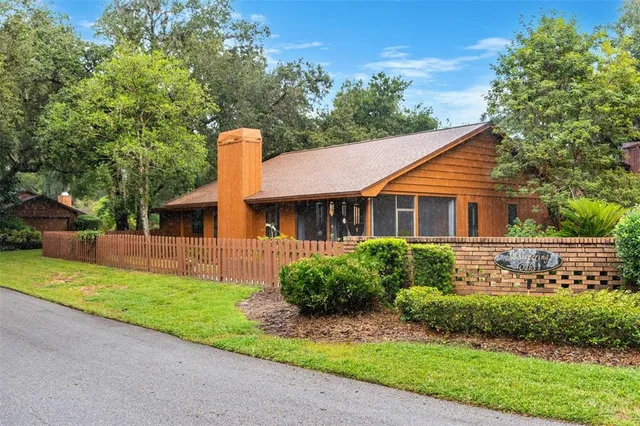$485,000 | 26 Village Drive, Oviedo, FL 32765