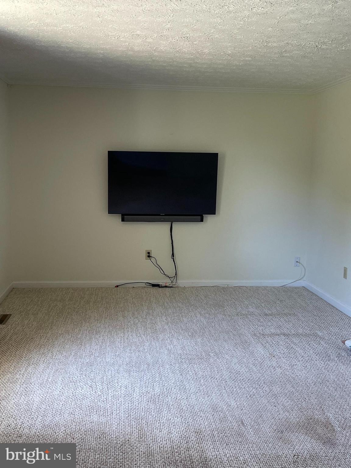 175 Blackwell Road Colonial Beach, VA 22443 - Photo 9 of 27 Living Room
