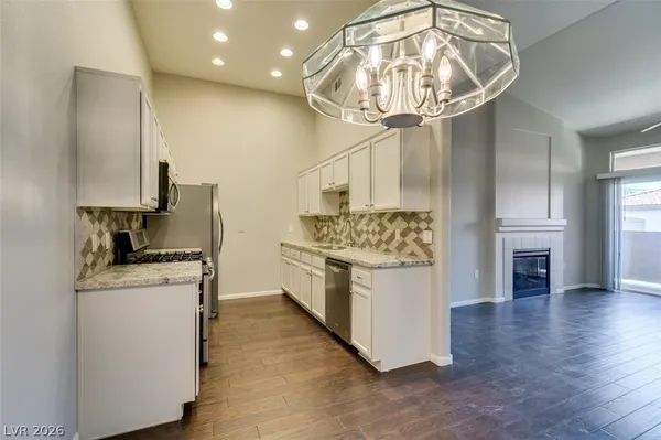 $1,575 | 2305 West Horizon Ridge Parkway, Unit 2023, Henderson, NV 89052