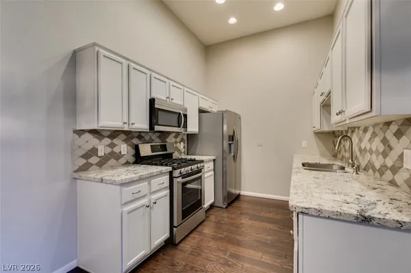 $1,575 | 2305 West Horizon Ridge Parkway, Unit 2023, Henderson, NV 89052