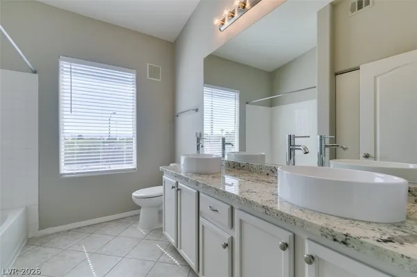 $1,575 | 2305 West Horizon Ridge Parkway, Unit 2023, Henderson, NV 89052