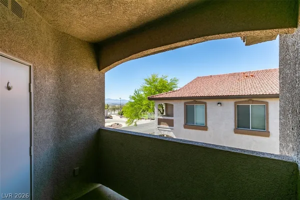 $1,575 | 2305 West Horizon Ridge Parkway, Unit 2023, Henderson, NV 89052