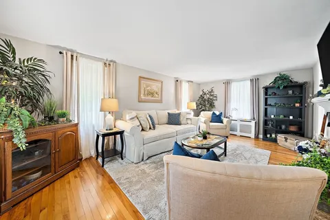 $579,900 | 9 Grant Avenue, Walpole, MA 02032