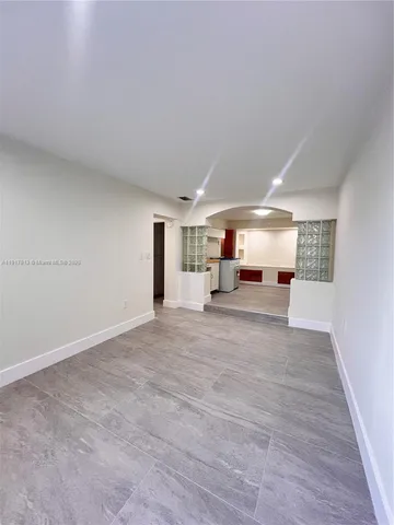 a view of livingroom with furniture
