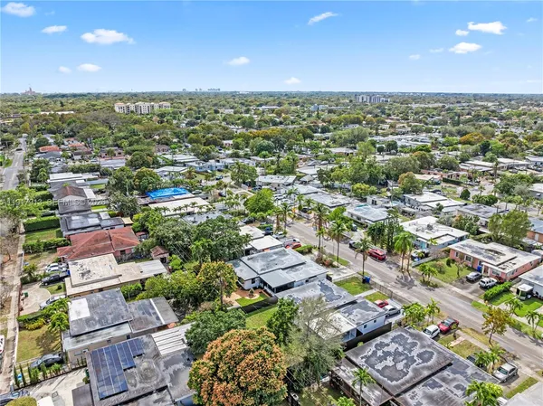 $1,800 | 161 Southwest 52nd Court, Unit 161, Miami, FL 33134