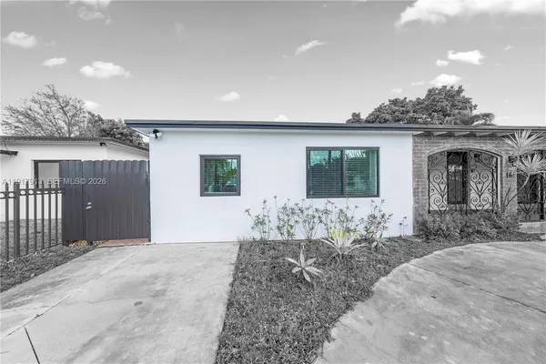 a front view of house with yard