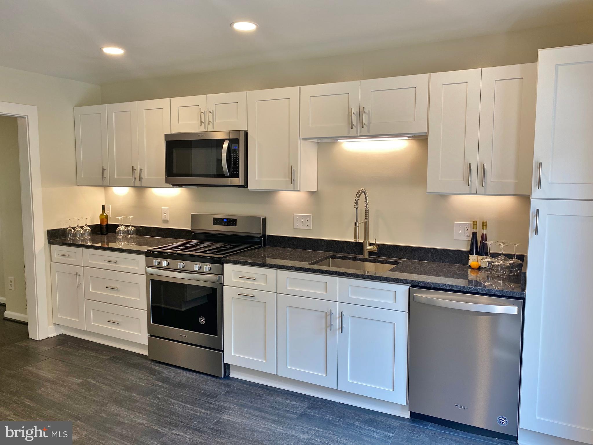 10944 Whiterim Drive Potomac, MD 20854 - Photo 12 of 46