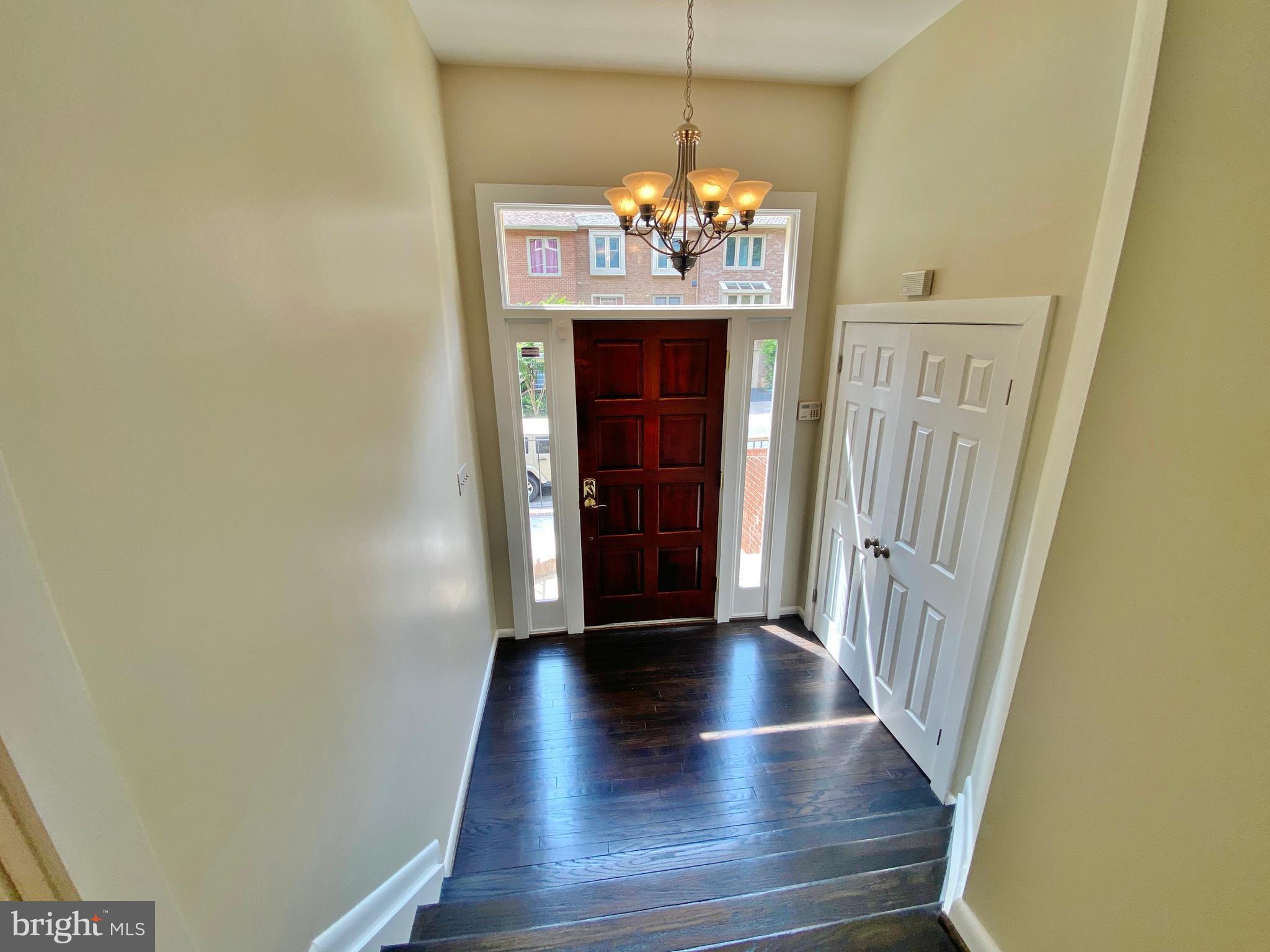 10944 Whiterim Drive Potomac, MD 20854 - Photo 2 of 46