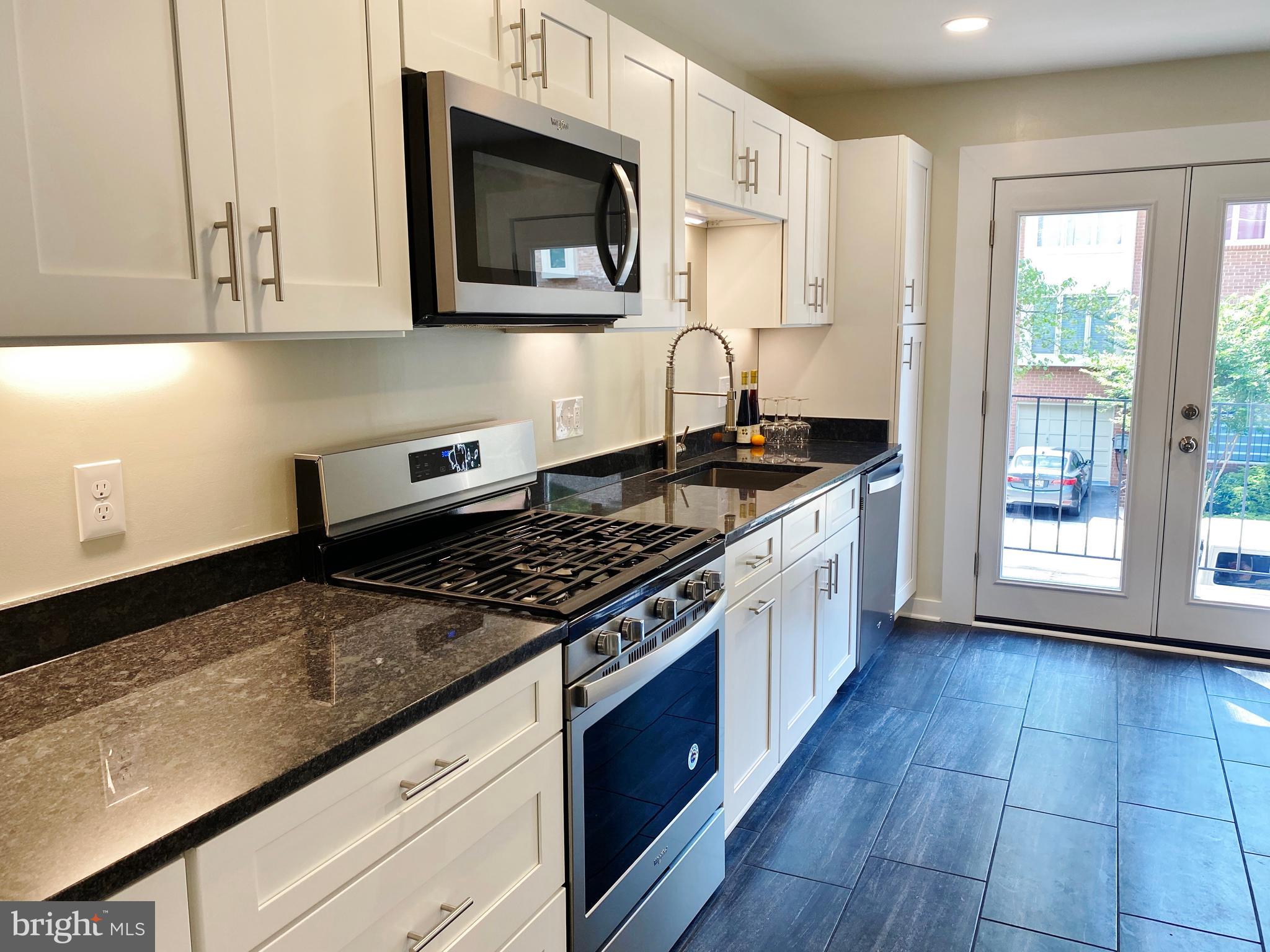 10944 Whiterim Drive Potomac, MD 20854 - Photo 9 of 46