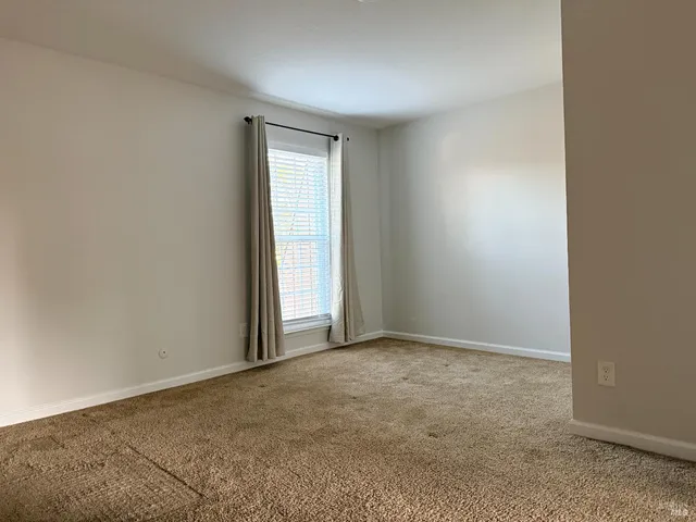 $1,400 | 825 1st Street, Benicia, CA 94510