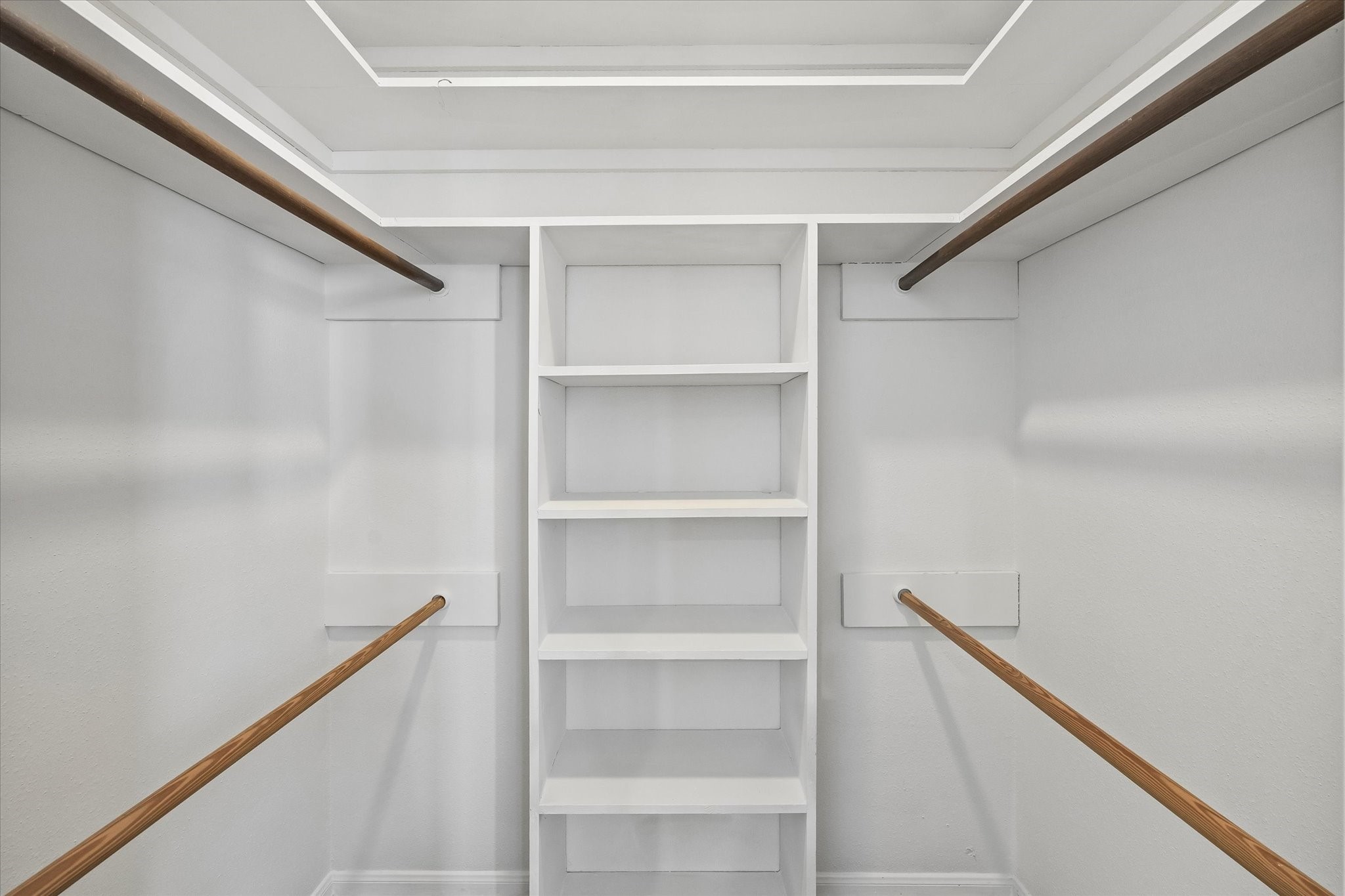 2230 South Piney Point Road, Unit 103 Houston, TX 77063 - Photo 21 of 28 Walk-In secondary closet!
