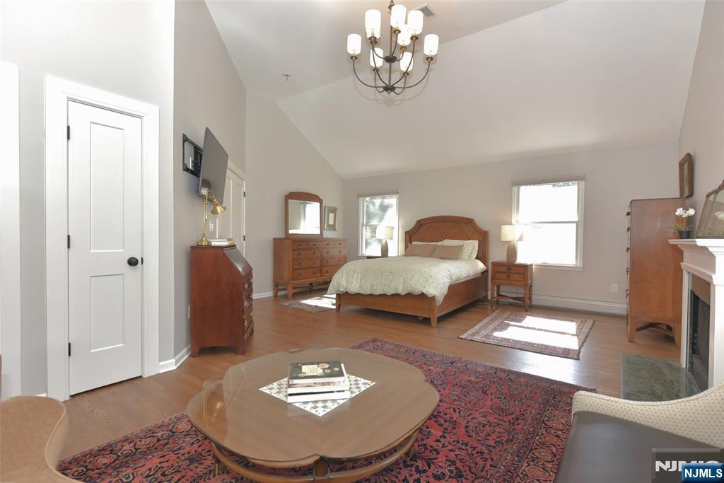 540 Burlington Street Paramus, NJ 07652 - Photo 19 of 34