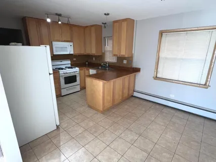 $1,700 | 6636 North Harlem Avenue, Unit 2W, Chicago, IL 60631