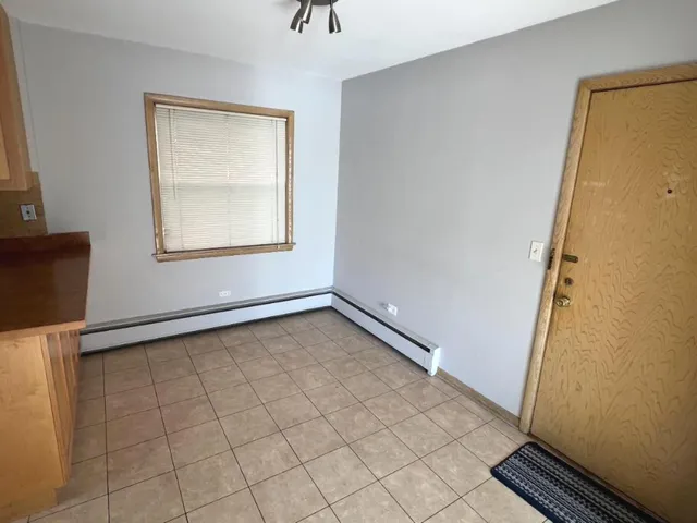 $1,700 | 6636 North Harlem Avenue, Unit 2W, Chicago, IL 60631