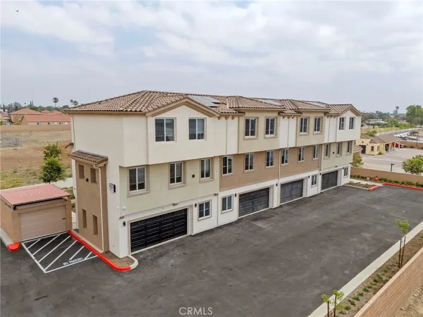 $3,900,000 | 8423 Tamarind Avenue, Fontana, CA 92335