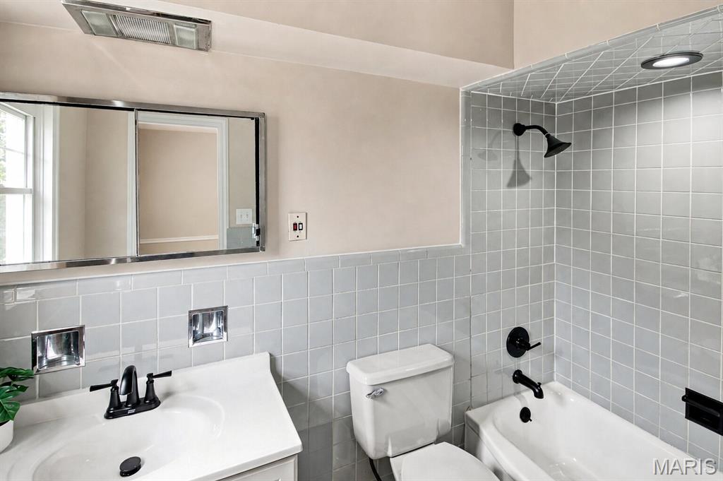 12305 Conway Road Creve Coeur, MO 63141 - Photo 20 of 28 Gallery Image 20