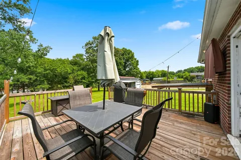 $259,900 | 3526 16th Street Northeast, Hickory, NC 28601