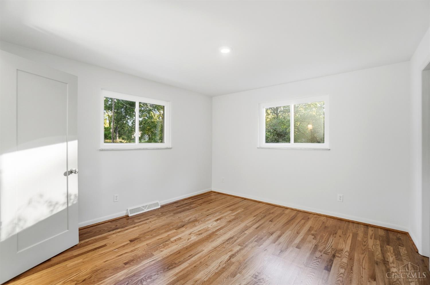 8743 Weller Road Montgomery, OH 45249 - Photo 18 of 33 Gallery Image 18