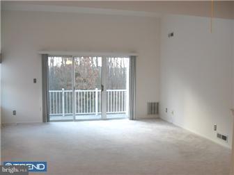 304 Quail Road Marlton, NJ 08053 - Photo 4 of 7 Living Room