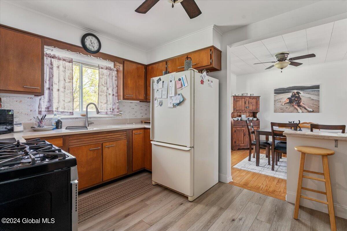933 Riverview Road Rexford, NY 12148 - Photo 11 of 32 9